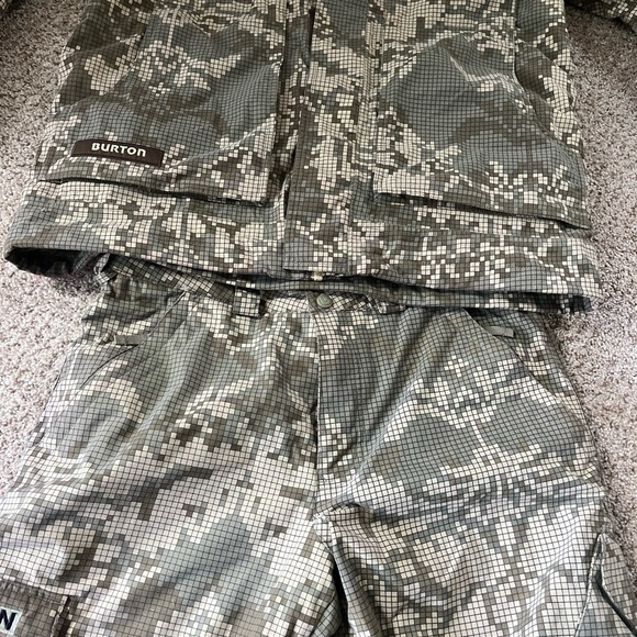 COPY - Burton Snowboarding Set : Coat & Snowpants - Picture 4 of 4